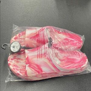 Anywear Vibe Triple Berry Slide Sandals